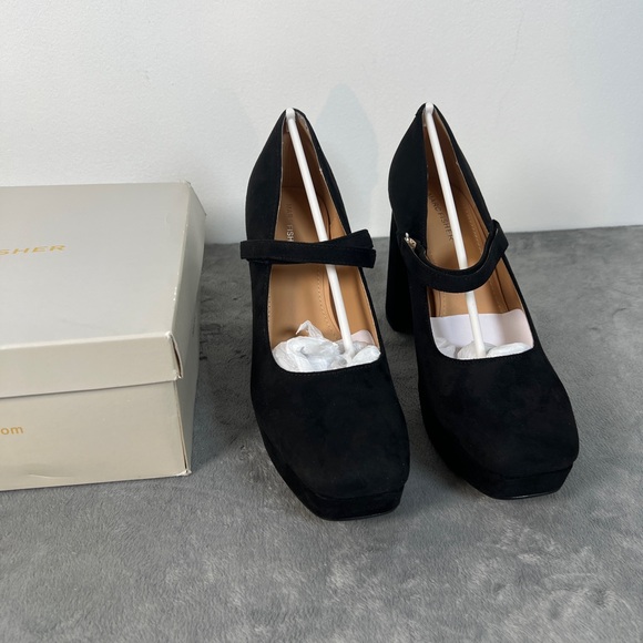 Marc Fisher Nicoly Square Toe Maryjane's w/velcro adjust ankle strap black suede - Picture 9 of 9